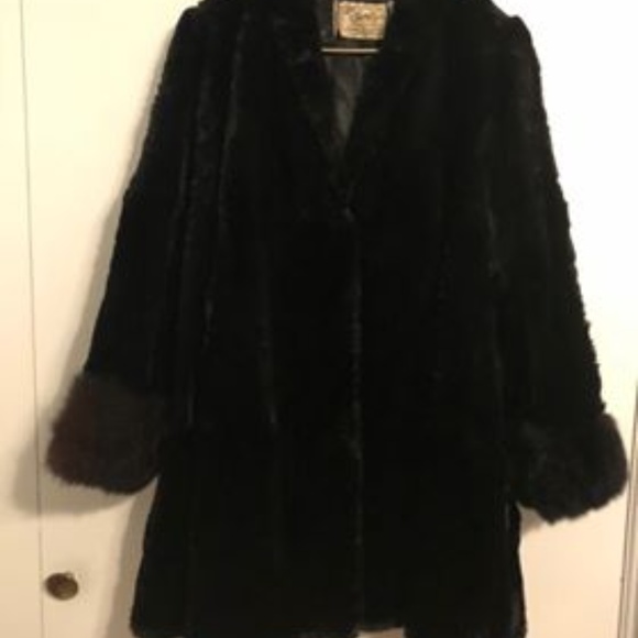 Women's Fur Coat Size M - Picture 3 of 4